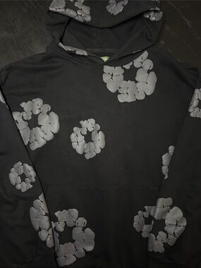 Denim Tears Men's Black  Sweater with Light Gray Ring Motif